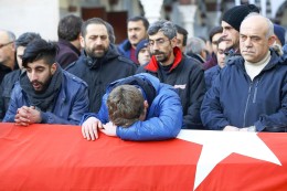 
			Anschlag: Angela Merkel kondoliert türkischen Präsidenten Erdogan