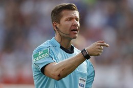 
			Nach Fehlentscheidung gegen Mainz: Fan des 1. FC Köln erstattet Anzeige gegen Video-Schiedsrichter Tobias Welz