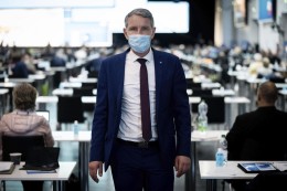 
			AfD-Parteitag: Björn Höcke zerschlägt neuen Normalo-Kurs bereits am ersten Tag