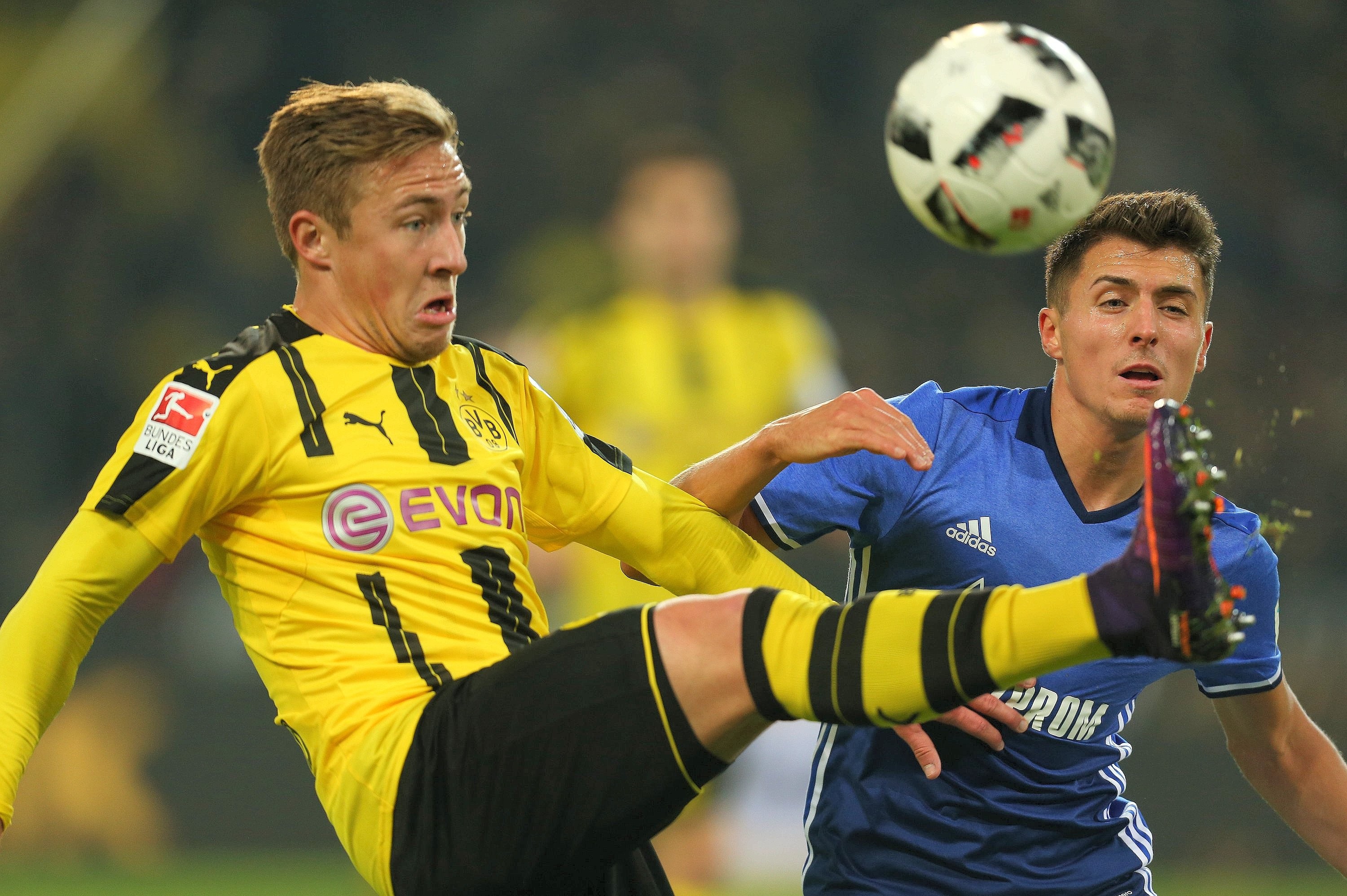 Borussia Dortmund und der FC Schalke 04 trennen sich im Revierderby mit 0:0.